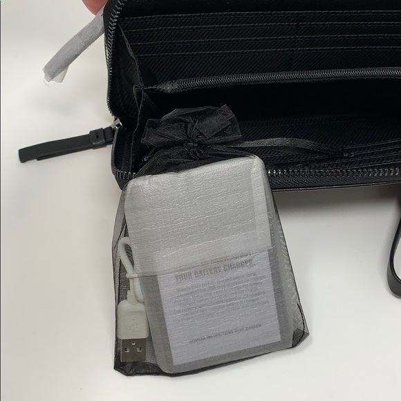 Kenneth Cole Tech Wallet W Charger and RFID NWT - Picture 6 of 8